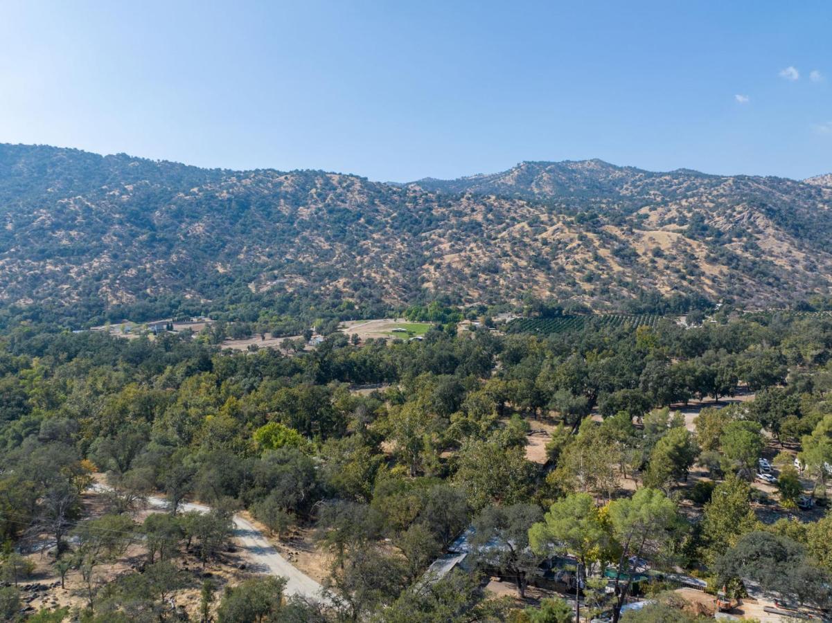 Views, Hot Tub, Outdoor Shower, 15M From Sequoia スリー・リバーズ エクステリア 写真
